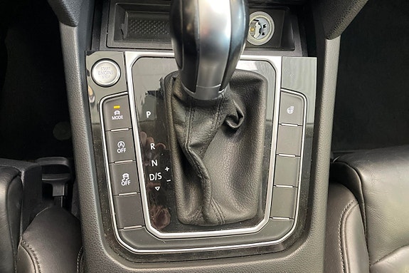 Volkswagen Passat Alltrack 28 of 29
