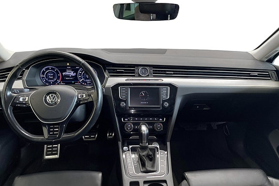 Volkswagen Passat Alltrack 12 of 29