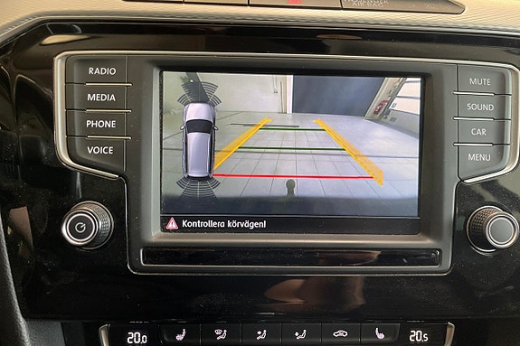 Volkswagen Passat Alltrack 25 of 29