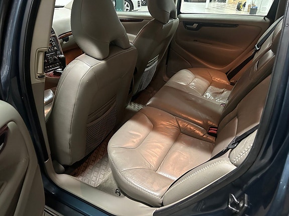Volvo XC70 14 of 17
