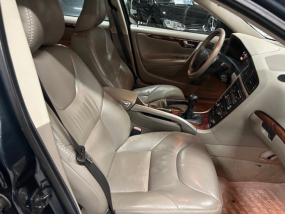 Volvo XC70 16 of 17