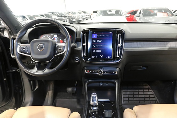 Volvo XC40 13 of 27