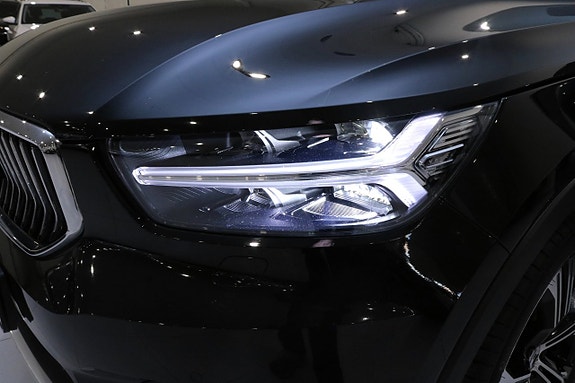 Volvo XC40 8 of 27