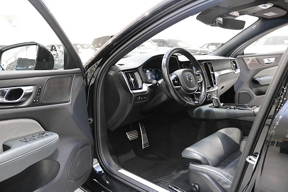 Volvo V60 9 of 26