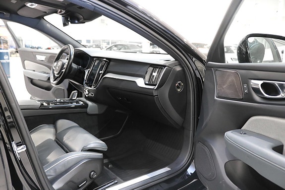 Volvo V60 11 of 26
