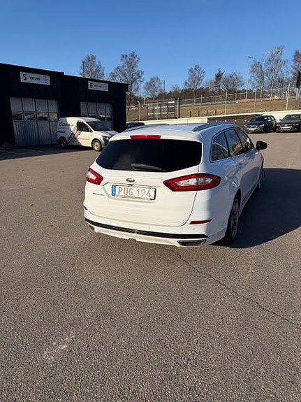 Ford Mondeo 2 of 3