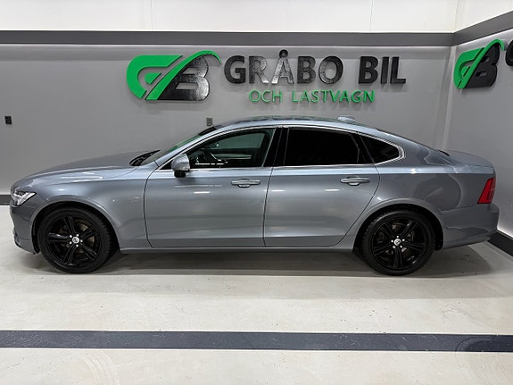 Volvo S90 2 of 5