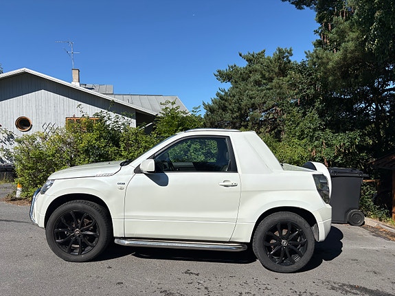 Suzuki Grand Vitara 3 of 14