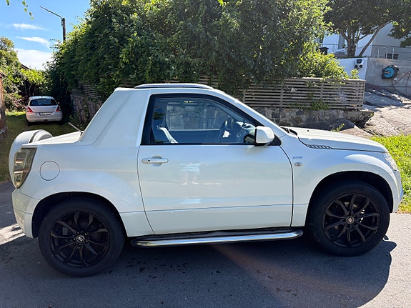 Suzuki Grand Vitara 2 of 14