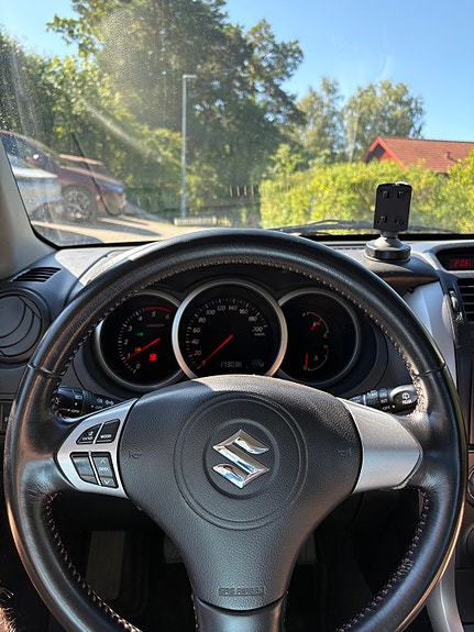 Suzuki Grand Vitara 8 of 14