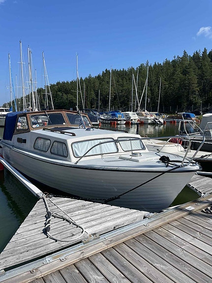 En pärla för den som tar det lugnt på sjön 2 of 9
