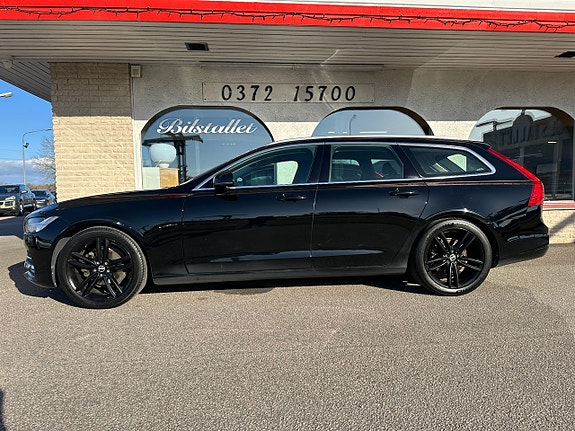 Volvo V90 2 of 17