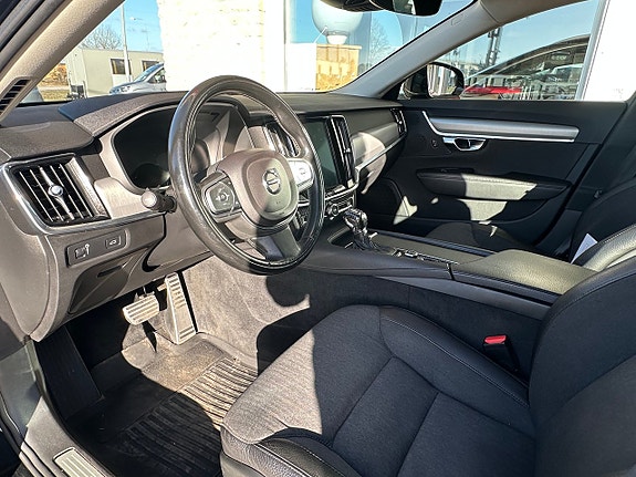Volvo V90 4 of 17