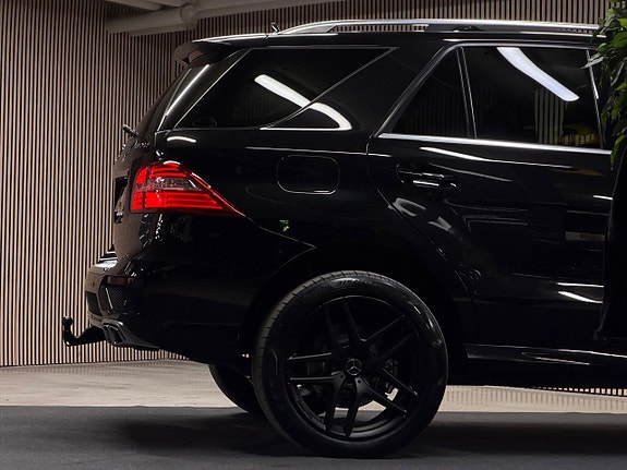 Mercedes-Benz ML63 14 of 29
