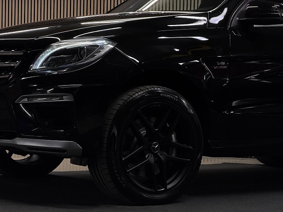 Mercedes-Benz ML63 7 of 29