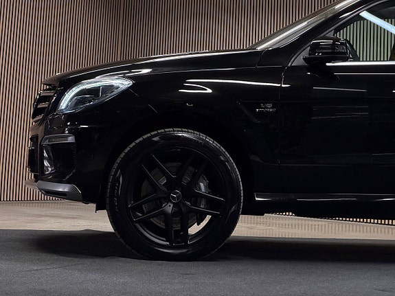 Mercedes-Benz ML63 9 of 29