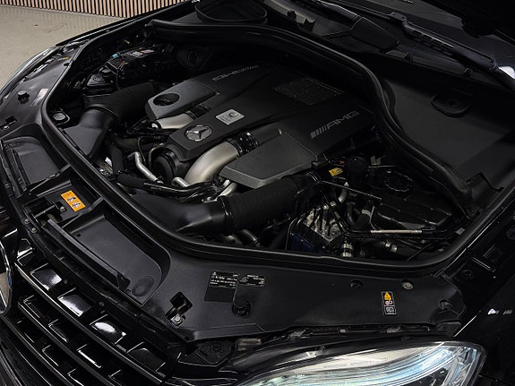 Mercedes-Benz ML63 5 of 5