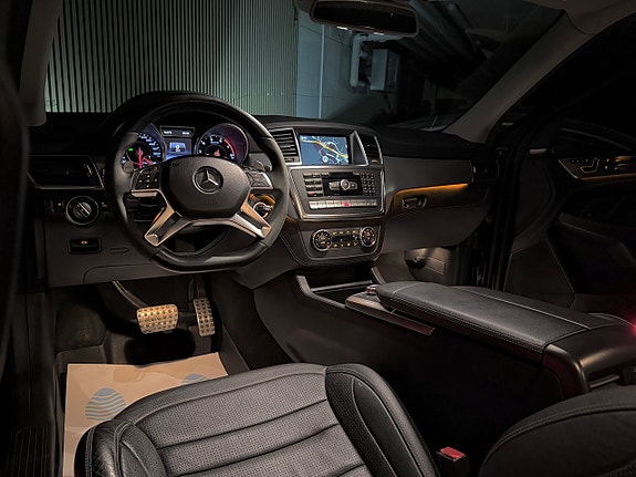 Mercedes-Benz ML63 18 of 29