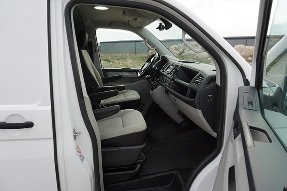 Volkswagen Transporter 11 of 12