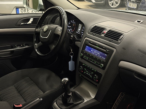 Skoda Octavia 10 of 21
