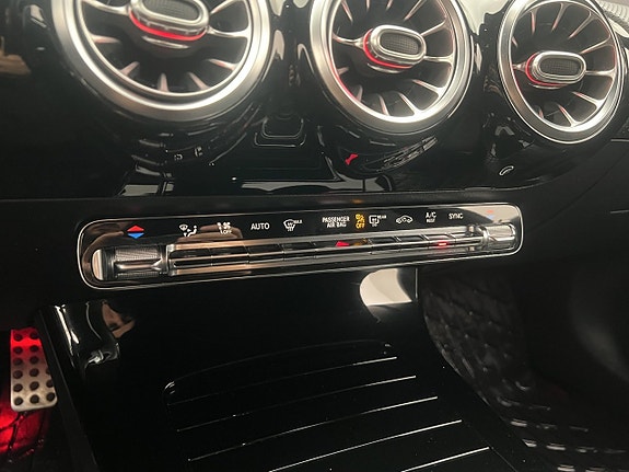 Mercedes-Benz CLA200 18 of 26