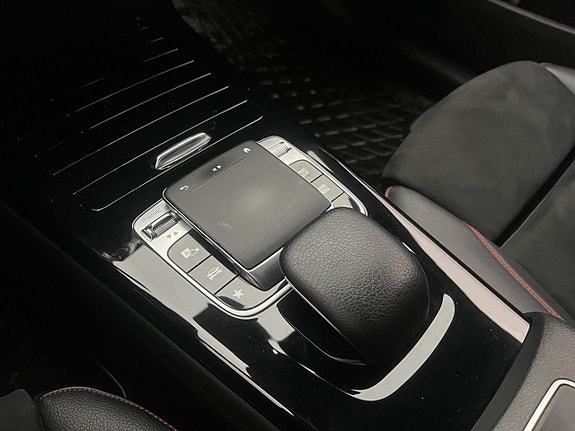 Mercedes-Benz CLA200 19 of 26