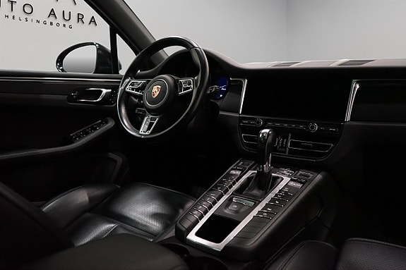 Porsche Macan 23 of 24