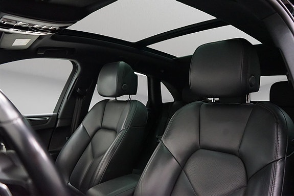Porsche Macan 10 of 24