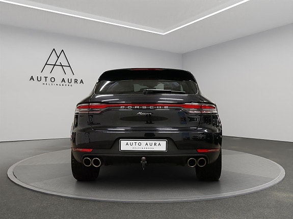 Porsche Macan 5 of 5