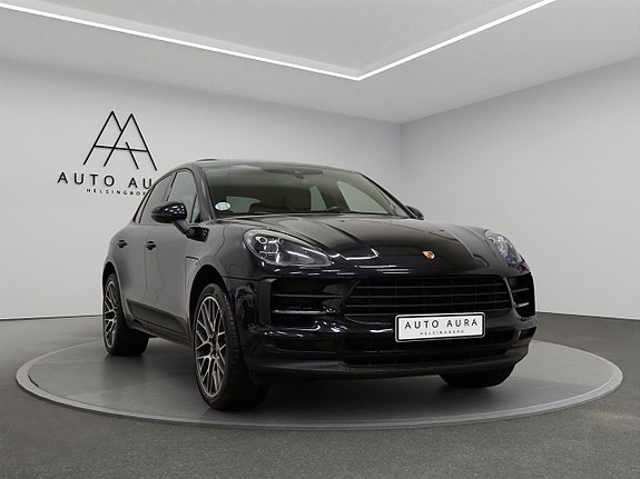 Porsche Macan 3 of 5
