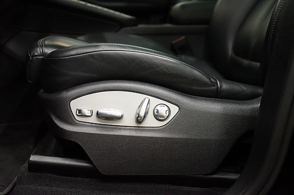 Porsche Macan 11 of 24
