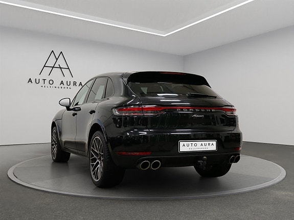 Porsche Macan 6 of 24