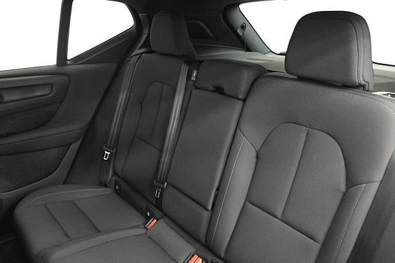 Volvo EX40 15 of 21