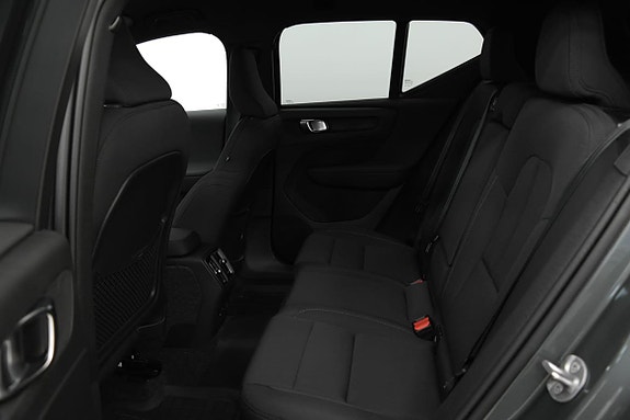 Volvo EX40 14 of 21