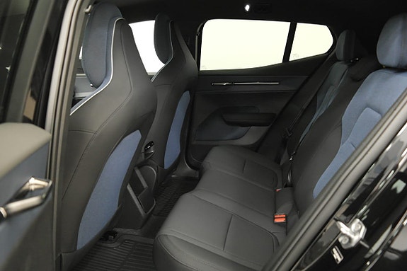 Volvo EX30 13 of 19