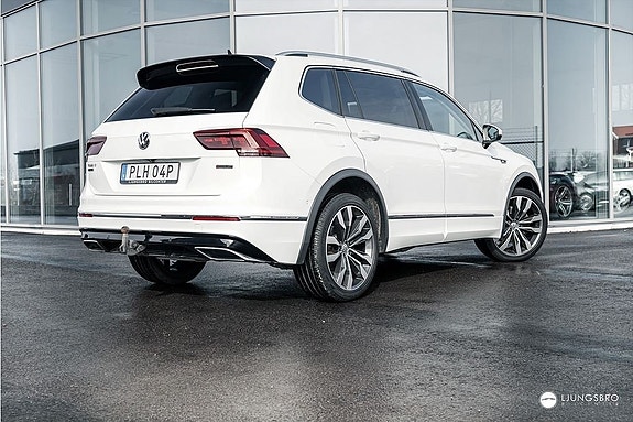 Volkswagen Tiguan Allspace 2 of 5