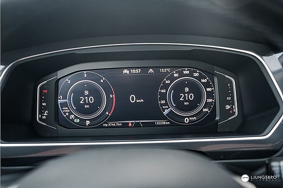 Volkswagen Tiguan Allspace 8 of 14