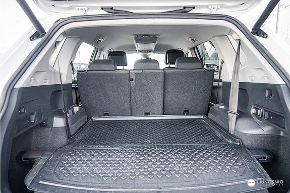 Volkswagen Tiguan Allspace 13 of 14