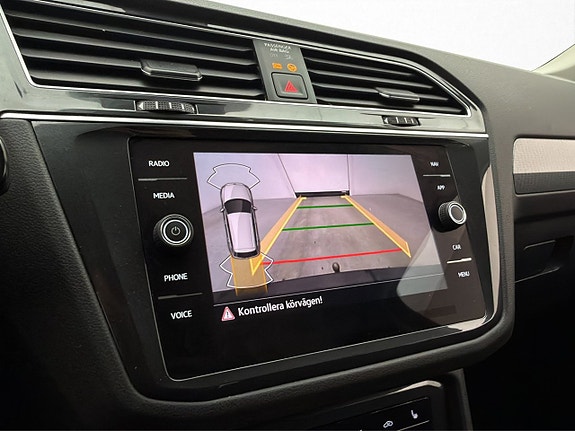 Volkswagen Tiguan 17 of 22
