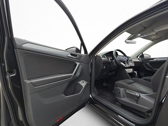 Volkswagen Tiguan 8 of 22