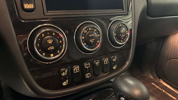 Mercedes-Benz ML55 13 of 17