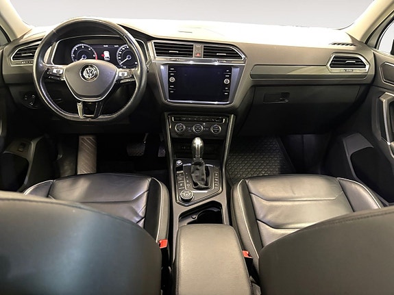 Volkswagen Tiguan 10 of 17