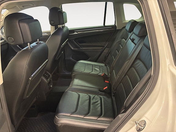 Volkswagen Tiguan 14 of 17