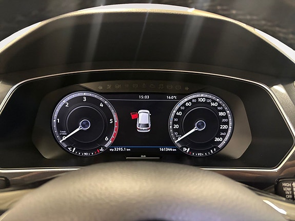 Volkswagen Tiguan 12 of 17