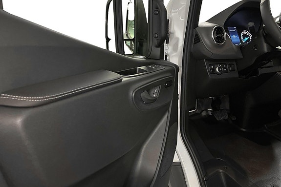Mercedes-Benz Sprinter 208 18 of 20