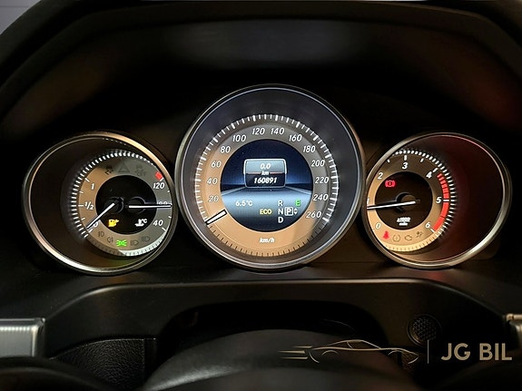 Mercedes-Benz E220 24 of 29
