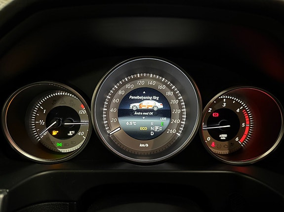 Mercedes-Benz E220 26 of 29