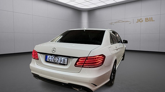Mercedes-Benz E220 10 of 29