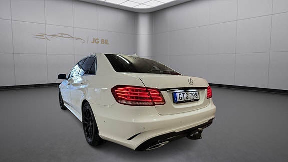 Mercedes-Benz E220 8 of 29