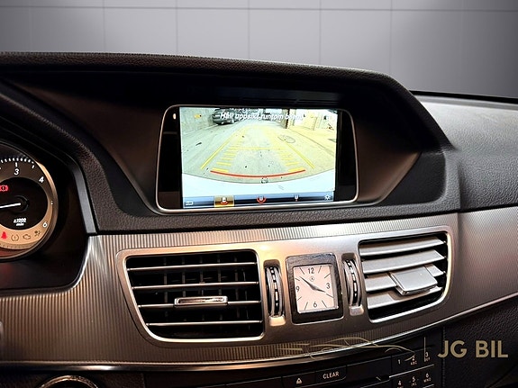 Mercedes-Benz E220 21 of 29